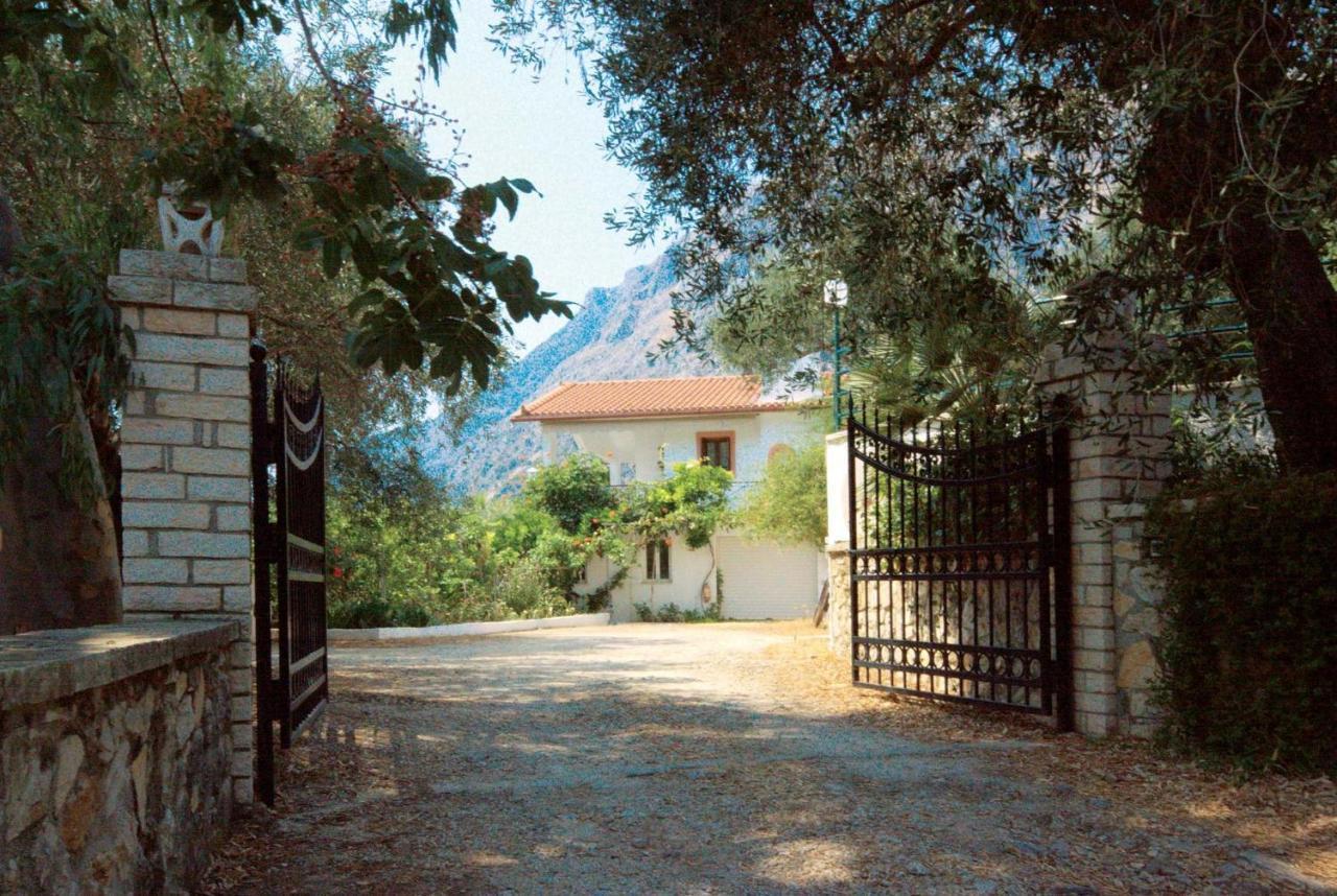 Jasmin Nissaki Nisaki (Corfu)